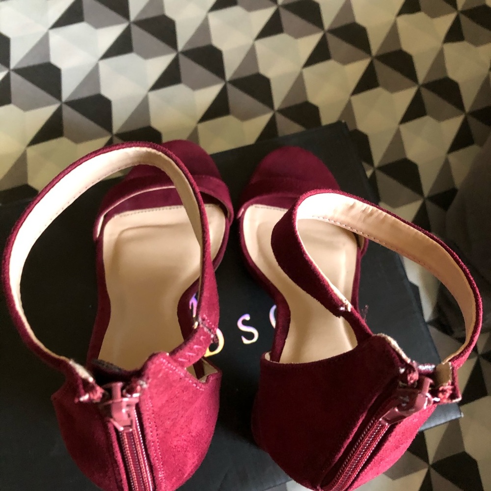 🛑🛑SOLD🛑🛑Cute and Sexy Burgundy Heels. - Picture 8 of 8